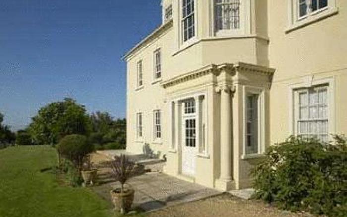 Moonfleet Manor Hotel