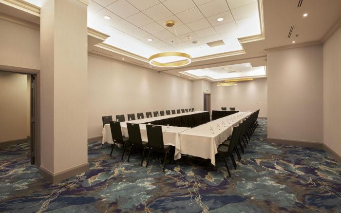 Holiday Inn & Suites Ottawa West - Kanata By IHG