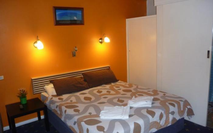 Adelaide Travellers Inn Backpackers