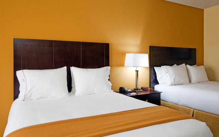 Holiday Inn Express Hotel & Suites Greenville By IHG