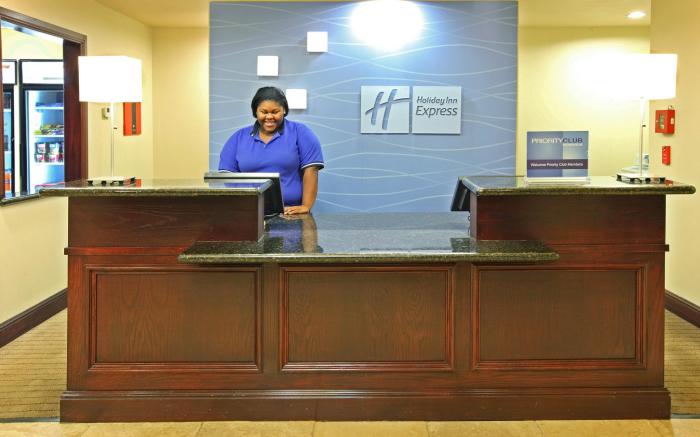 Holiday Inn Express Hotel & Suites Marshall By IHG