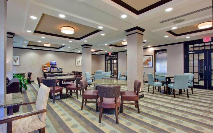 Holiday Inn Express Hotel & Suites Ottawa West-Nepean By IHG