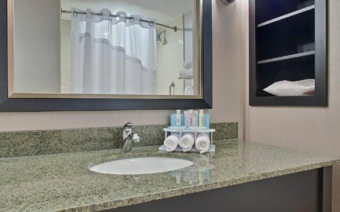 Holiday Inn Express Hotel & Suites Ottawa West-Nepean By IHG