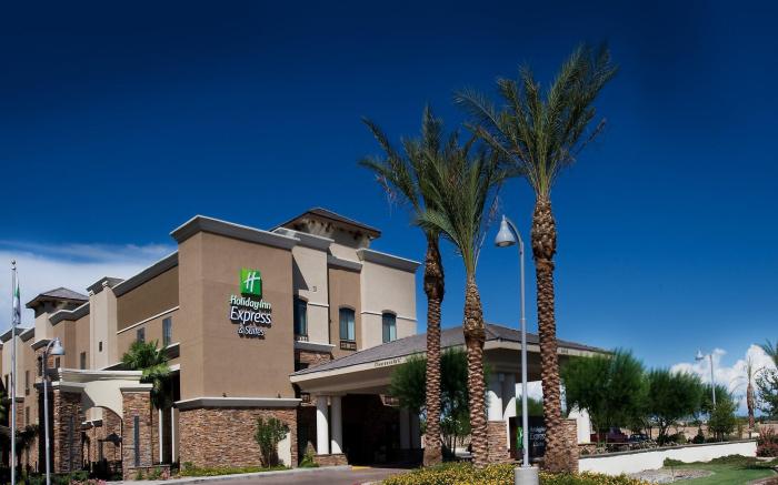 Holiday Inn Express & Suites Phoenix - Glendale Sports Dist By IHG