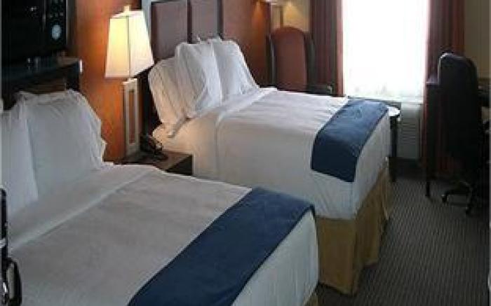 Holiday Inn Express Airport Calgary By IHG