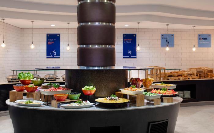 Holiday Inn Express Dubai Airport By IHG