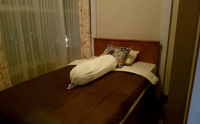 Apartemen Newton Luas Free Wifi by Cozzal