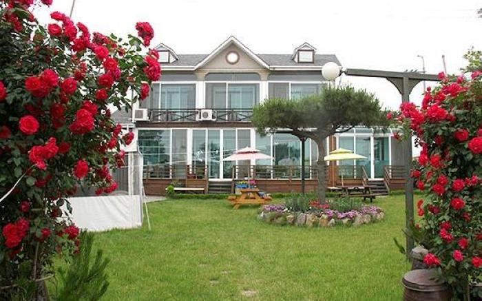 Anmyeondo Jeonyeok Noeul Pension