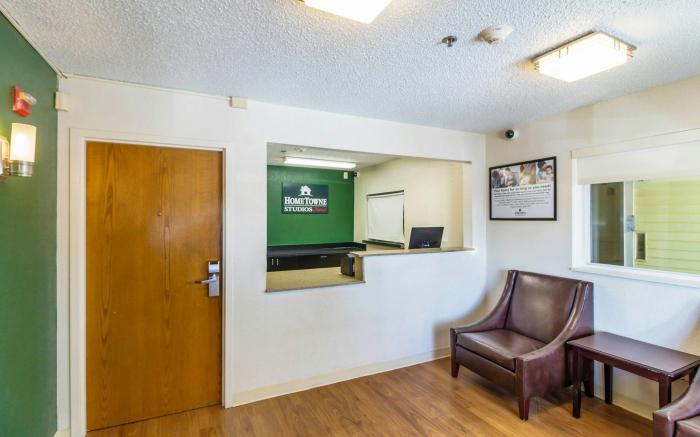 HomeTowne Studios Houston - West Oaks/ Energy Corridor