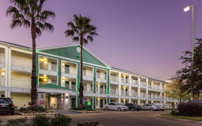 HomeTowne Studios Houston - Northwest