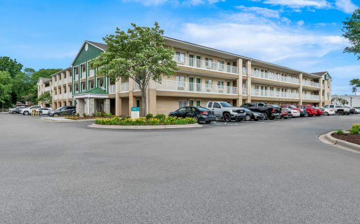 HomeTowne Studios Detroit - Livonia