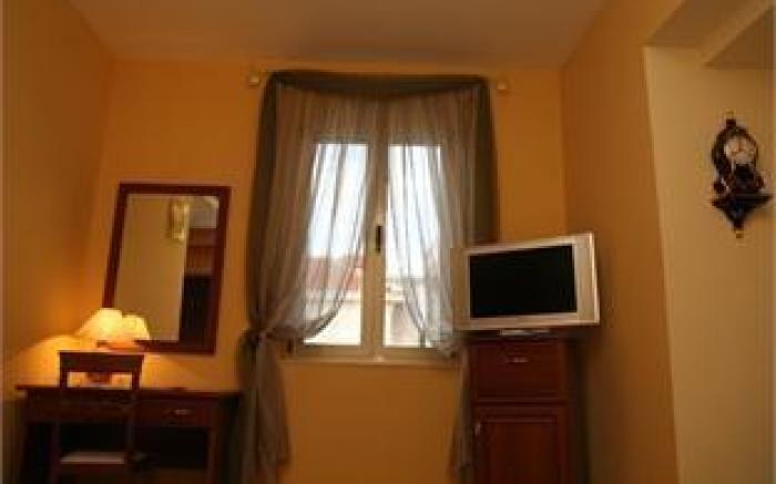 Hotel Peristil