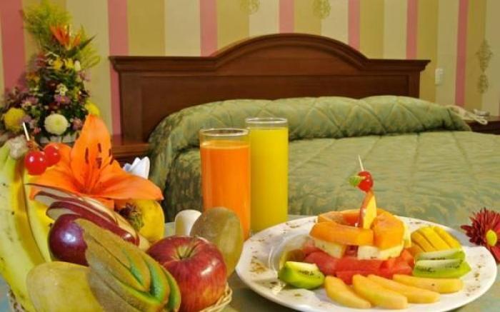 Hotel Plaza Colonial