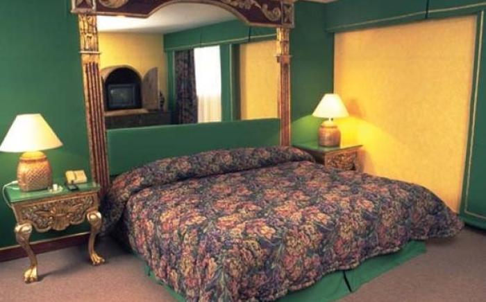 Country Hotel & Suites