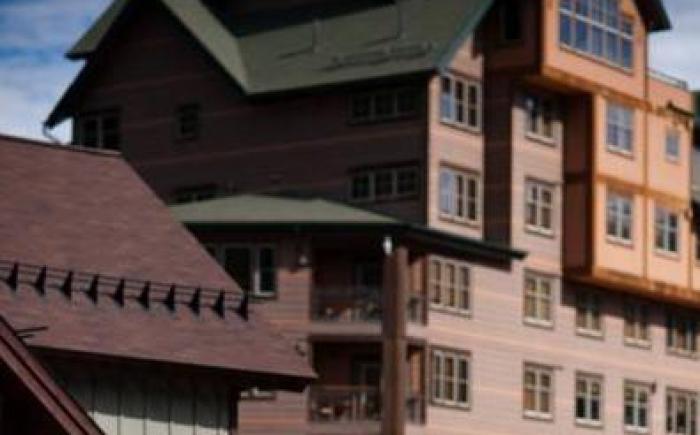 Zephyr Mountain Lodge