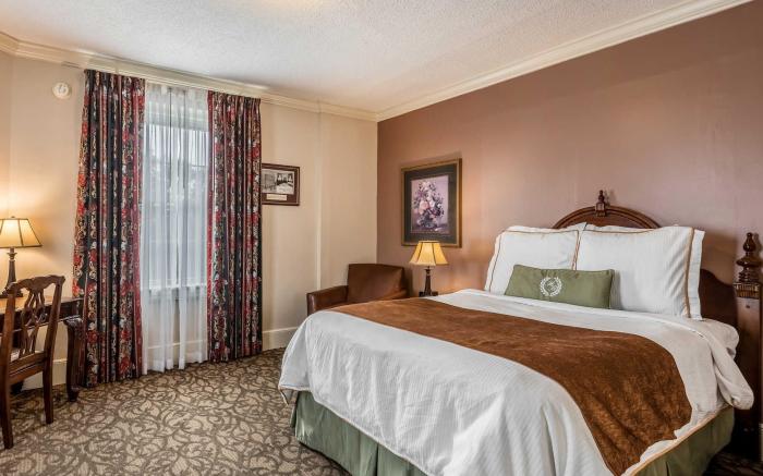 Hotel Bothwell Sedalia Central District, an Ascend Collection Hotel