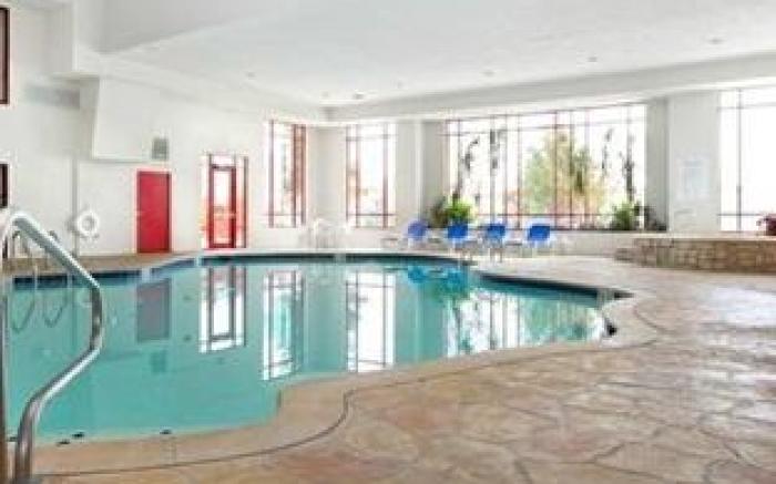 Holiday Inn Express & Suites - Olathe North By IHG