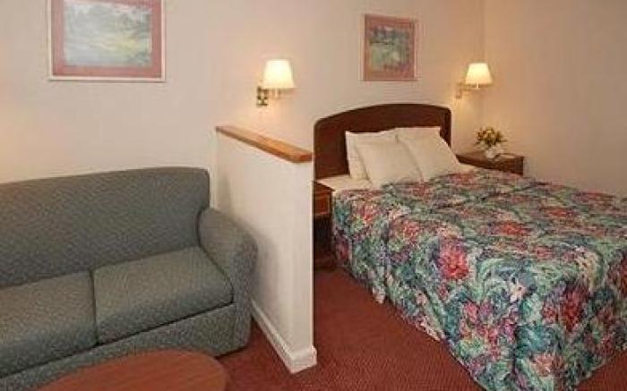 Budgetel Inn and Suites- FORT GORDON