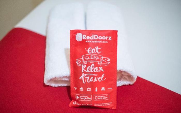 RedDoorz Syariah near Taman Siring 2