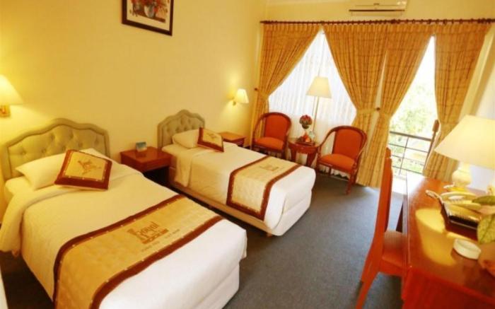 Royal Hotel