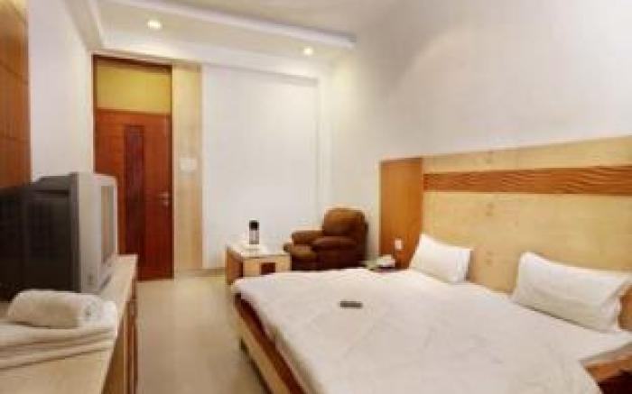 Hotel Mandakini Plaza