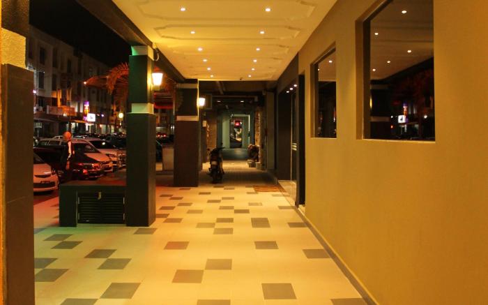 Clover Hotel