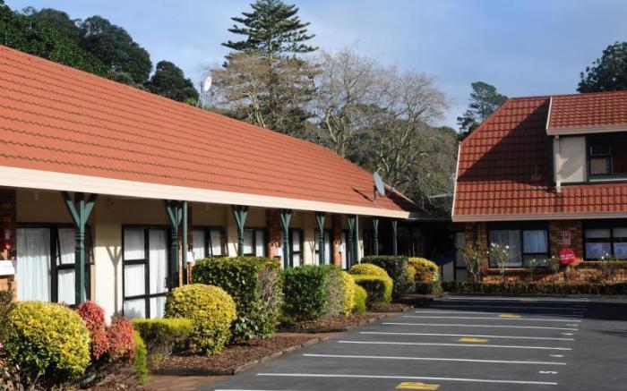 Tudor Court Motor Lodge Hotel
