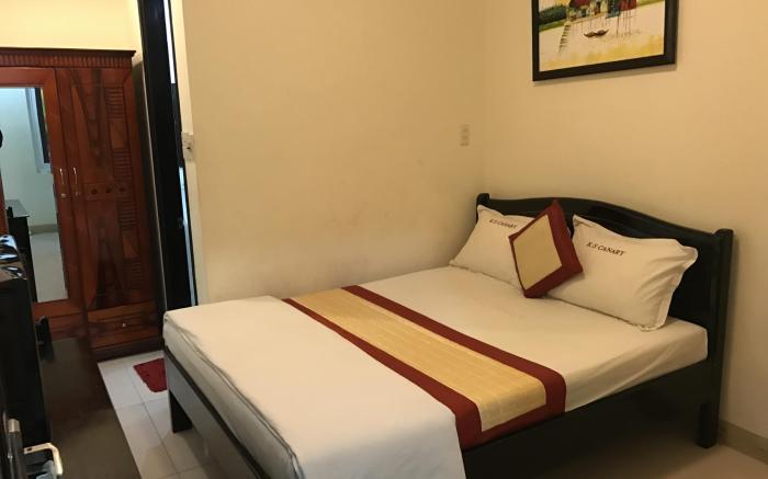 Canary Hue Hotel