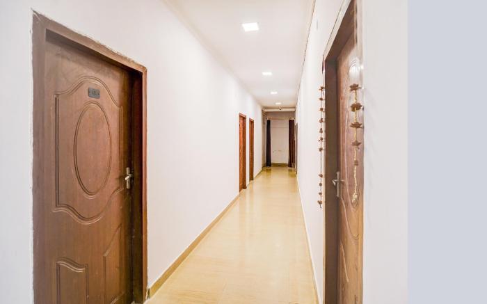 Super Hotel O Jankipuram Vikas Nagar