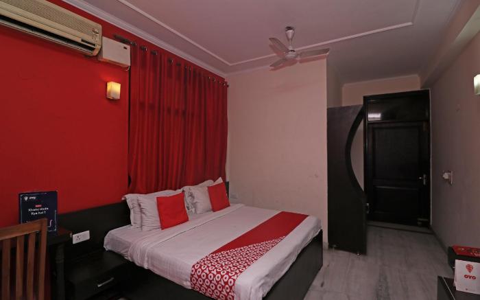 Hotel O A K Hotel