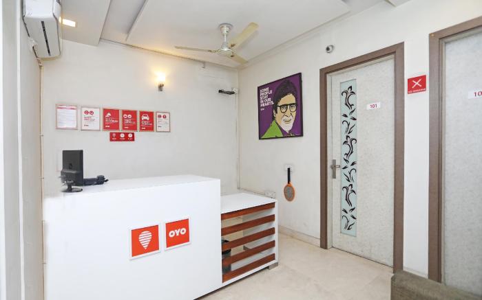 Flagship Kings Stay Near M2k Cinemas Rohini