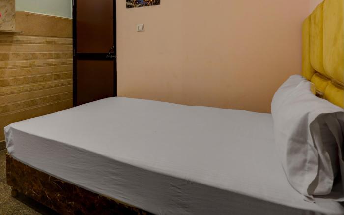 Hotel O Samrat