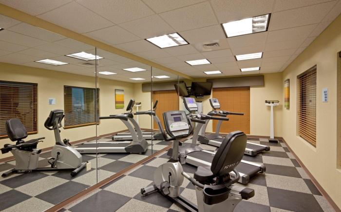 Holiday Inn Express & Suites Malone By IHG