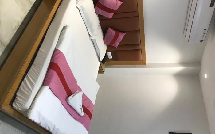 GOLDEN APPLE HOTEL