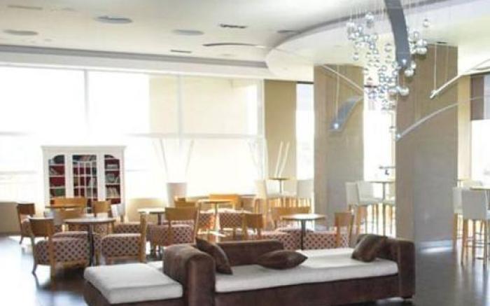 Rayentray Grand Hotel