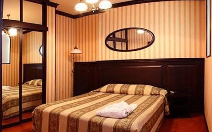 Attache Hotel