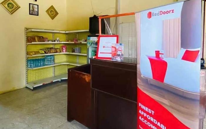RedDoorz Syariah near T1 Juanda Airport 2