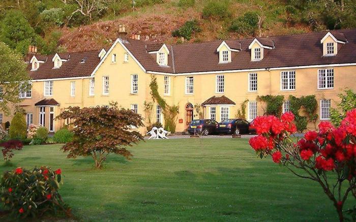 Knipoch Hotel