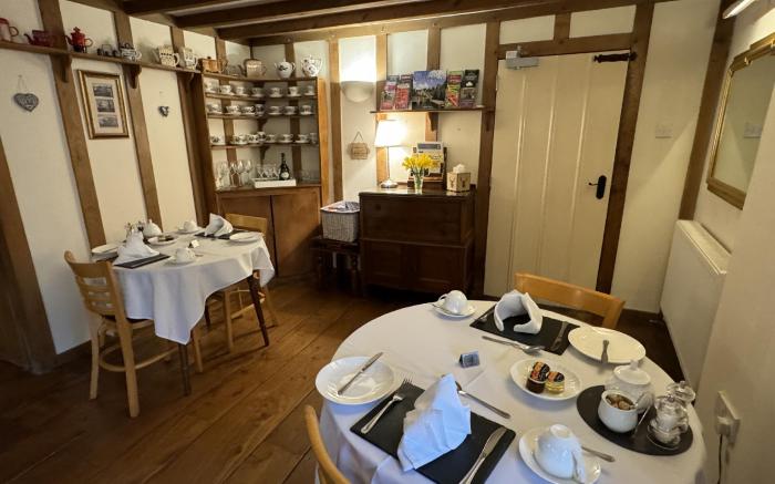 Guiting Guest House