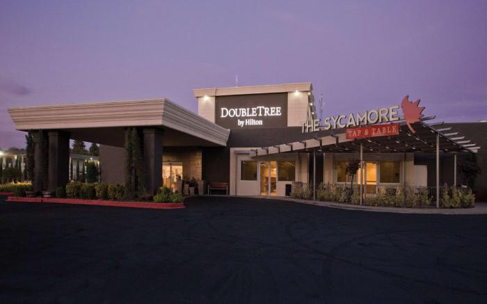DoubleTree by Hilton Chico