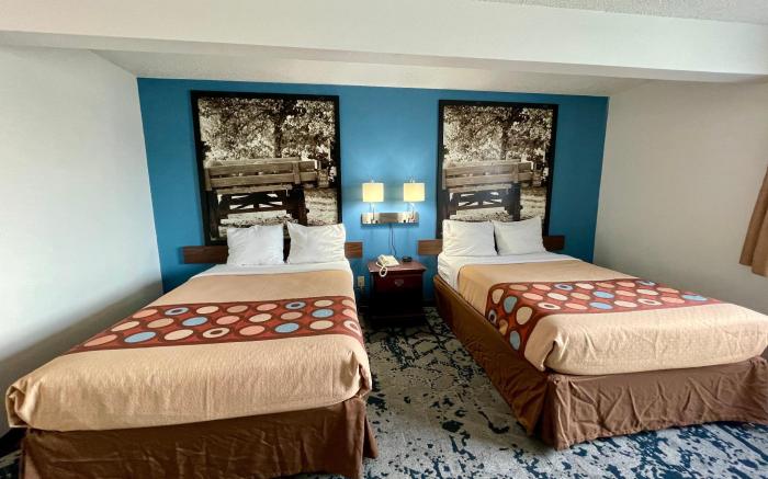 Rodeway Inn near I-35 Lamoni