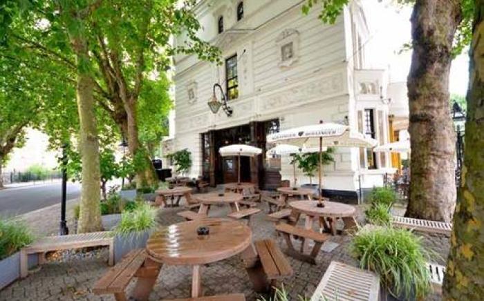 The Warrington Hotel