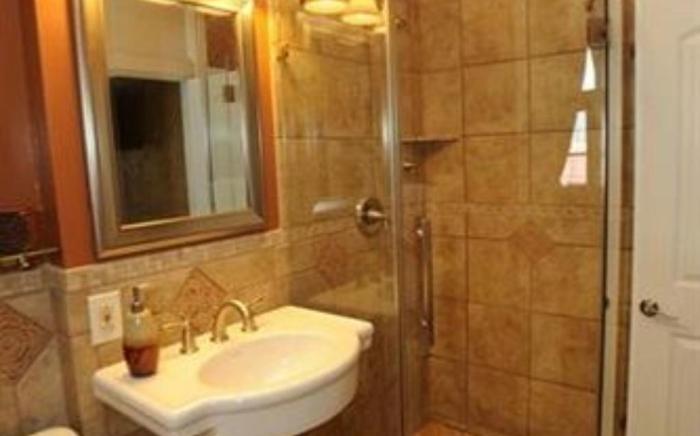 Hamilton House Inn - Adults Only
