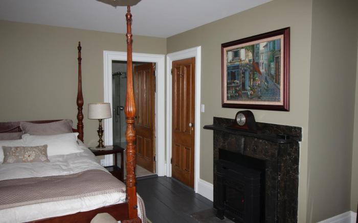 Maplehurst Manor Bed and Breakfast