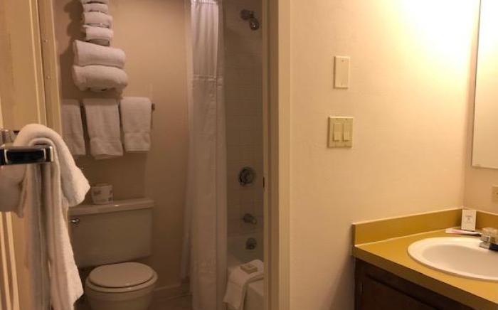 Evergreen Valley Inn