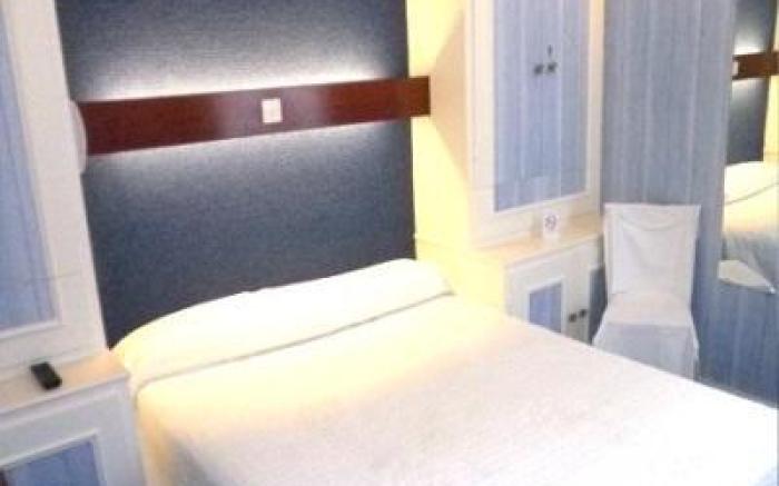 Lutece Hotel