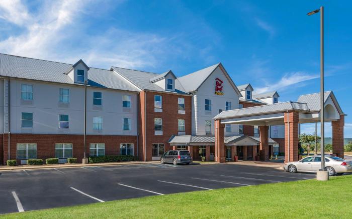 Red Roof PLUS+ & Suites Birmingham – Bessemer