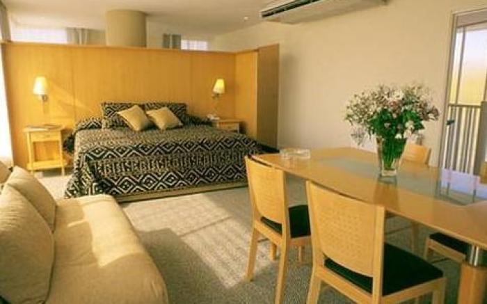 Urbana Suites