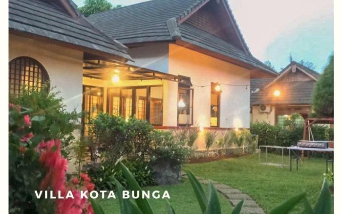 The Osaka House Villa Kota Bunga by Citrus House