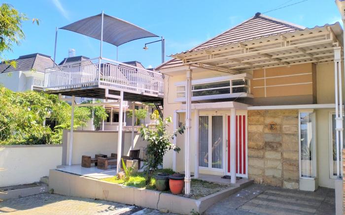 VILLA PERMATA GARDEN KOTA BATU(plus Kanopi Balkon)